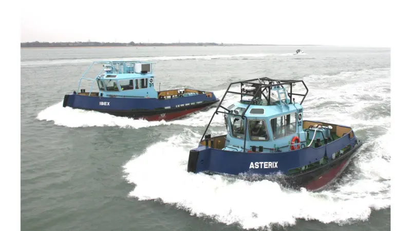 The new and more powerful Asterix, an STu 1205, makes an ideal working partner for the Ibex at Fawley