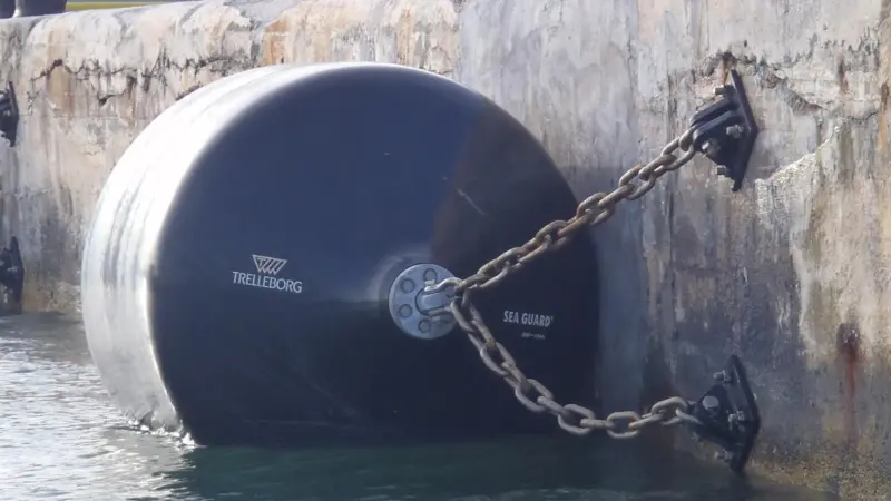 Trelleborg's SeaGuard 700 fenders are foam filled and impervious to sinking or deflating (Trelleborg)