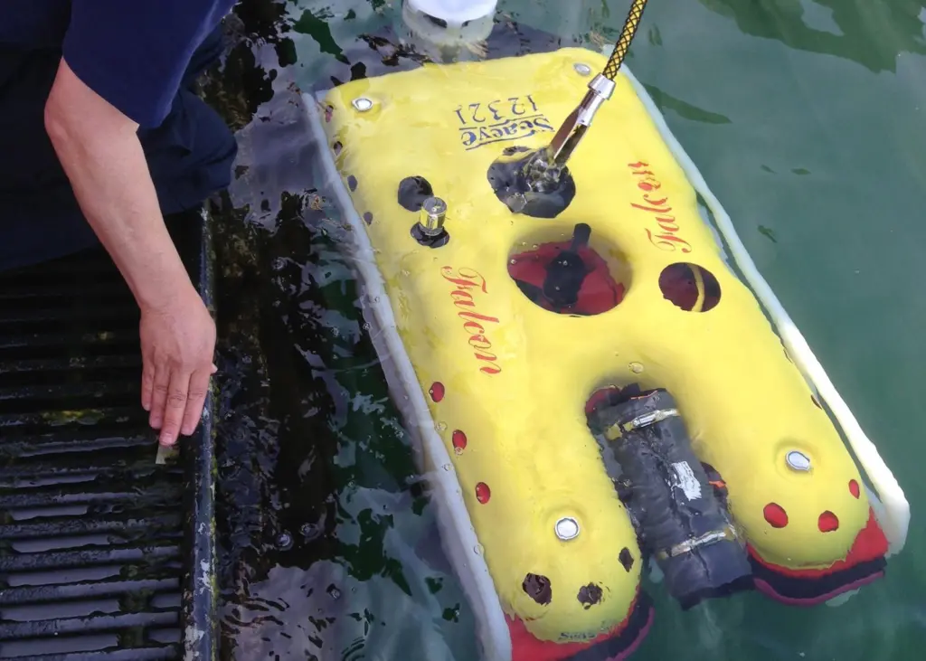 Unlike a diver, an ROV doesn’t need to see in the dark, can work tirelessly and can recover the victim with its manipulator