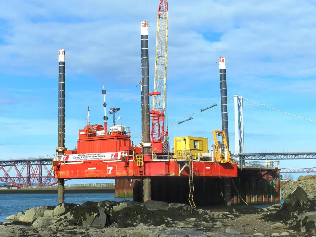 'Haven Seajack2' working at the new Forth crossing Photo: Red7Marine