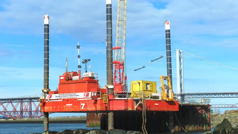 'Haven Seajack2' working at the new Forth crossing Photo: Red7Marine