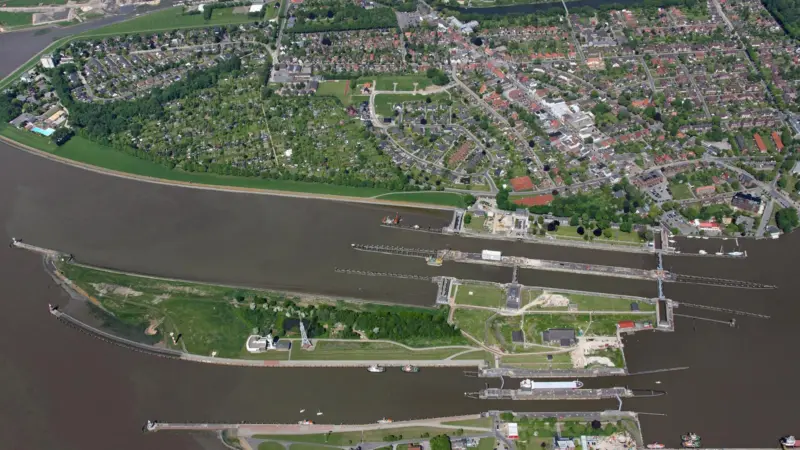 Locks in Brunsbuettel