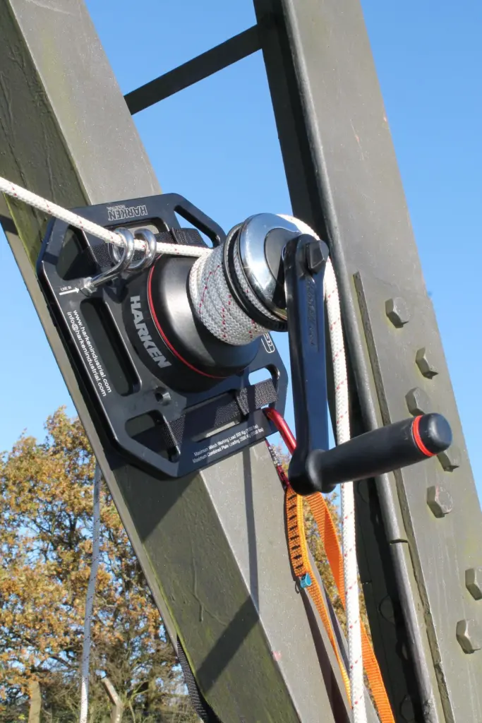 The new lightweight Universal Mounting Plate (UMP) Winch offers quick and easy installation