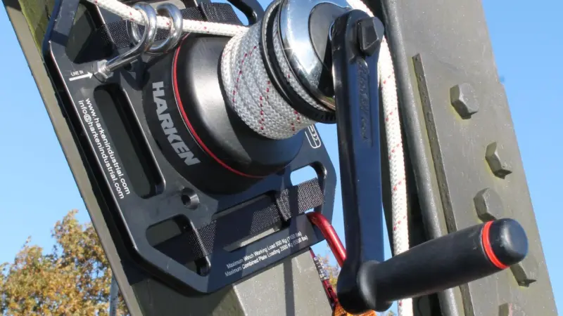 The new lightweight Universal Mounting Plate (UMP) Winch offers quick and easy installation