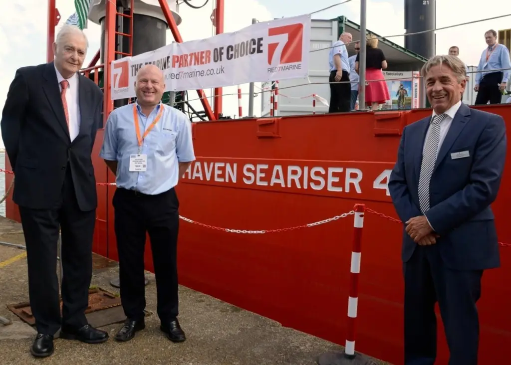 Red7 christens its new Ravestein jack-up barge