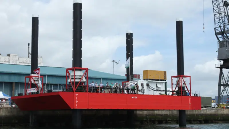 'Haven Seariser 4' delivered to SeaWork Photo (c) Graeme Ewens