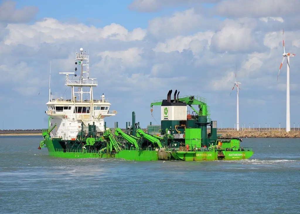 The Dredging International vessel Artevelde is working on the Fishing for Litter pilot project in the North Sea