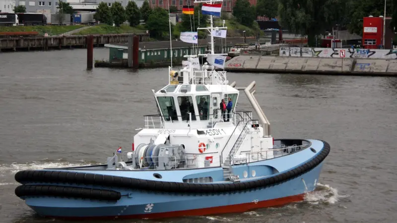 The unique 'Eddy 1' shows off for the camera, moving sideways at 5 knots