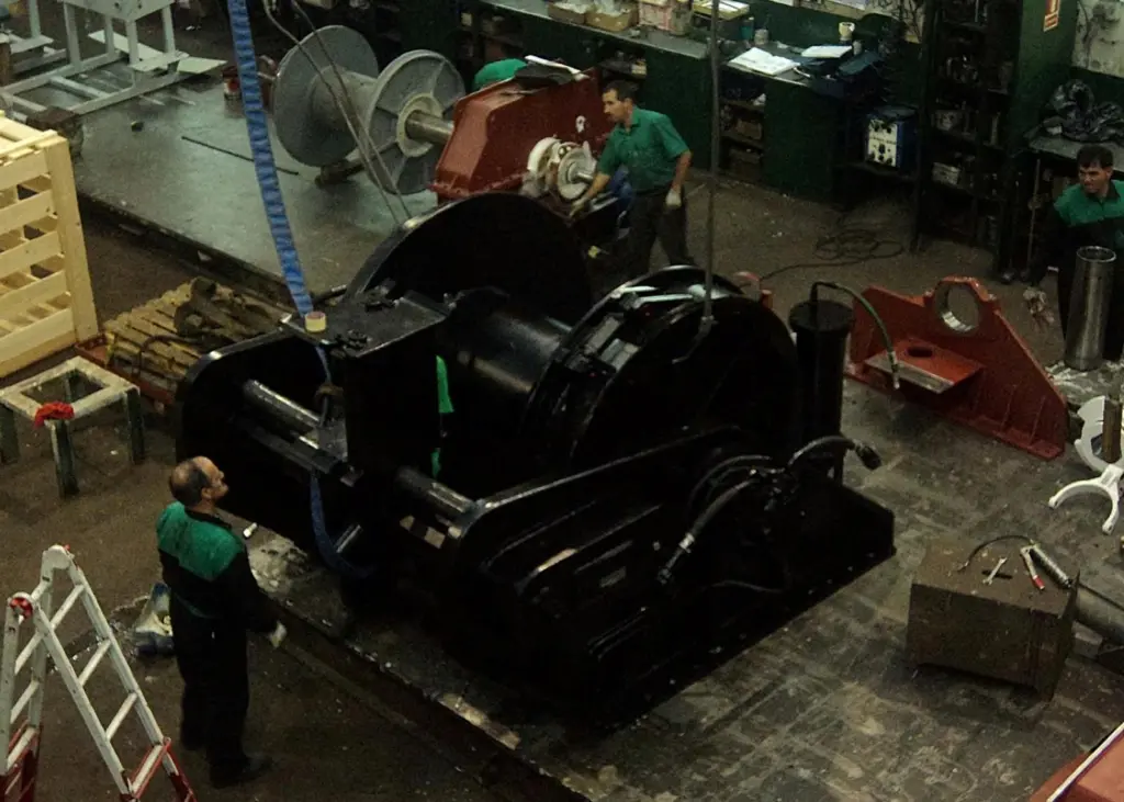 'Kwanza' towing winch under build, by Fluidmecanica