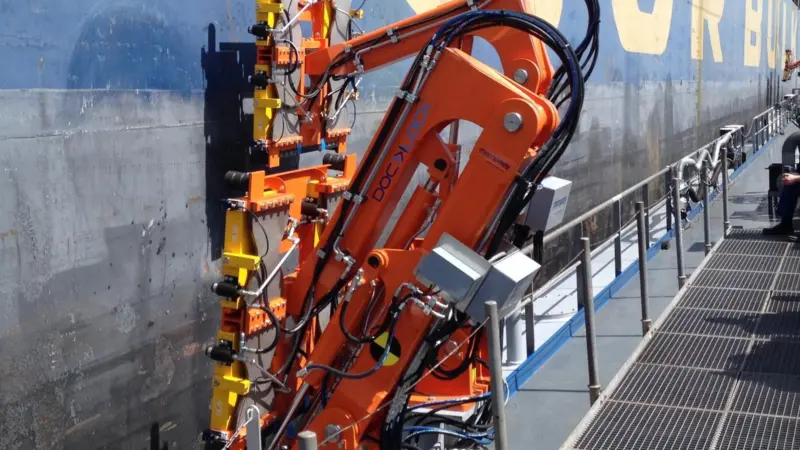 The Docklock system has dual mooring arms bow and stern with connection pads that firmly and reliably attach to any hull