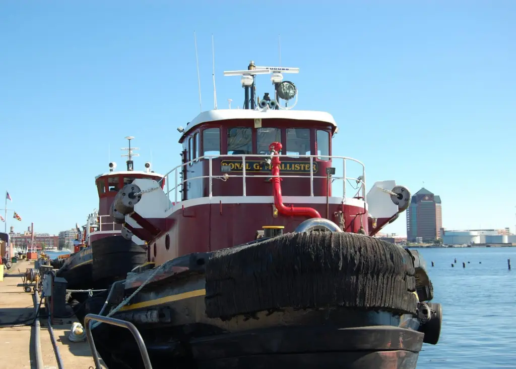 Built in 1969 by Peterson Builders of Sturgeon Bay, Wisconsin, the Robert was originally a United States Navy vessel