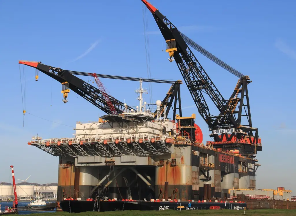 Heerema's Thialf was mobilised for the HelWin platform installation (Peter Barker)
