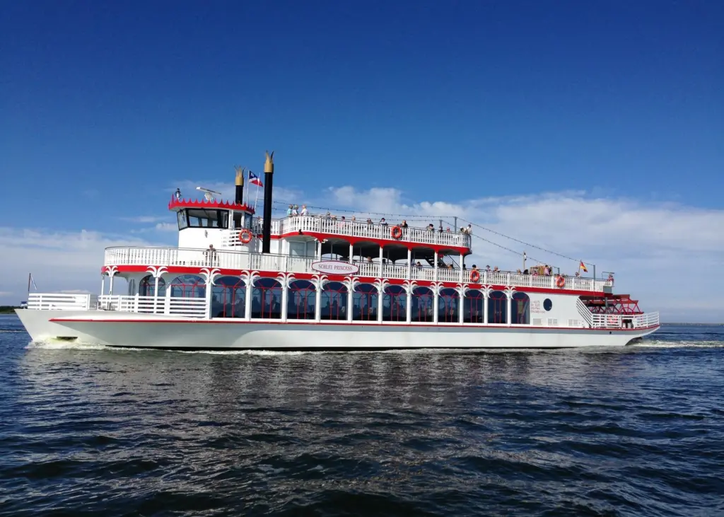 New boat continues paddle tradition Photo: Vacation Apartments