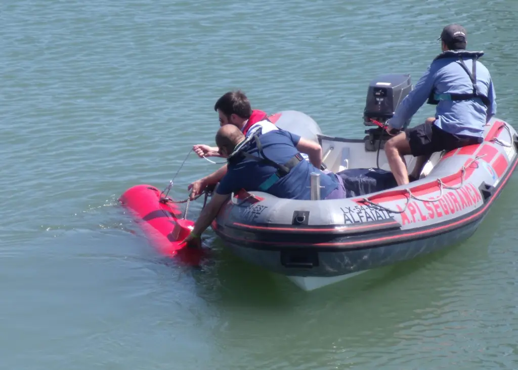BMT's AUV being put through its paces at the Port of Lisbon