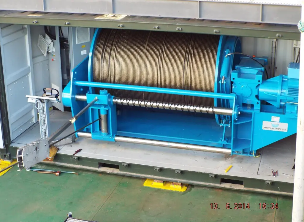 'Oden' winch, with side of container open