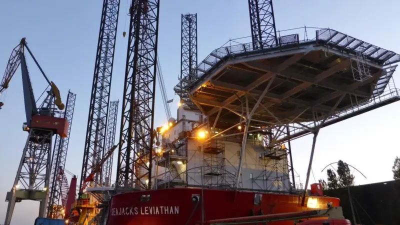 'Seajacks Leviathan' first had its blade racks cut loose and removed after completion of a wind turbine and propeller blade operation