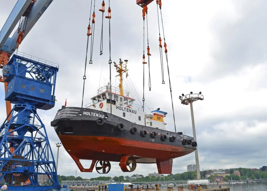 'Holtenau' out of the water