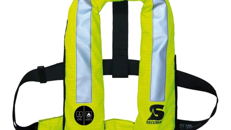 Part of the new product range is the newly developed GOLF 275 FR AC lifejacket