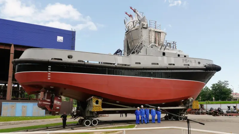 PELLA Shipyard prepares the RB-413 for launching (PELLA Shipyard)