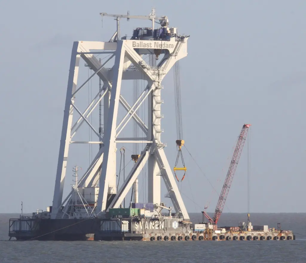 Ballast Nedam's Svanen is particularly suited for installing heavy foundations (Peter Barker)