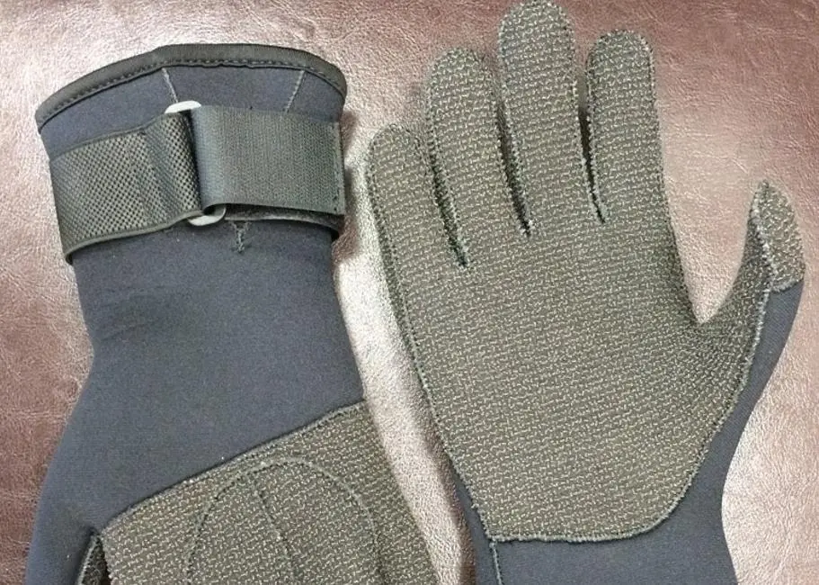 The hardwearing gloves has been designed with heavy duty Kevlar protection across the palm and fingers
