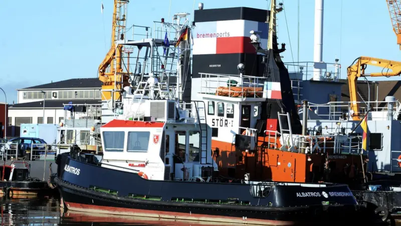 Albatros in Bremen with Stoer 1 alongside