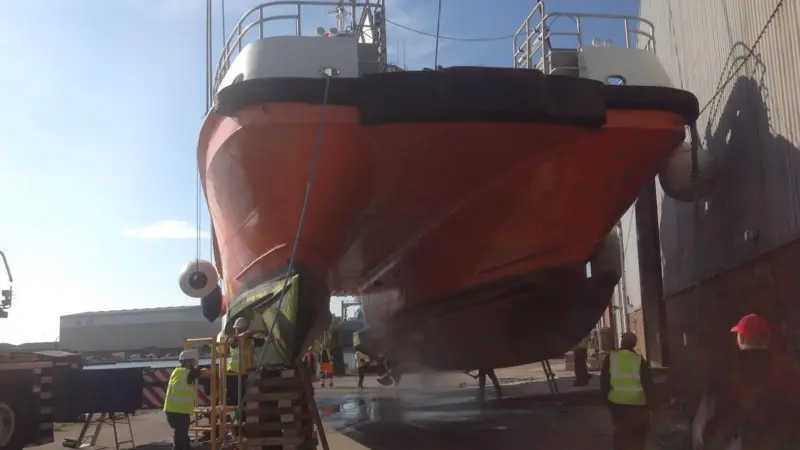 Fred Olsen’s ‘Bayard 2’ was repaired and cleaned by Alucatz and ASB Engineering in 3.5 hours