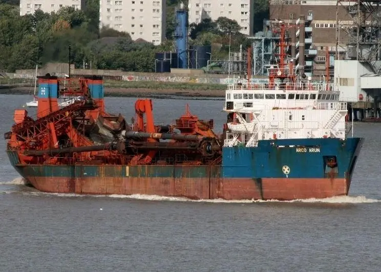 The 98.55m suction dredger (3476gt) 'Arco Arun' was apparently being piloted at the time Photo: Medway Yacht Club