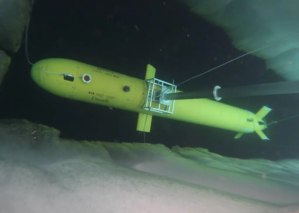 'Arctic Explorer' descends in an ice hole