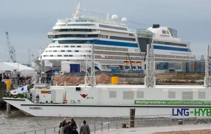 The LNG Hybrid Barge will supply AIDAsol as the first cruise ship at its home port Hamburg