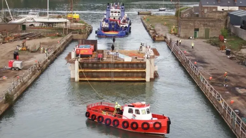 The chamber was towed by the 4,000hp tug Celtic Isle provided by the Mainport Group