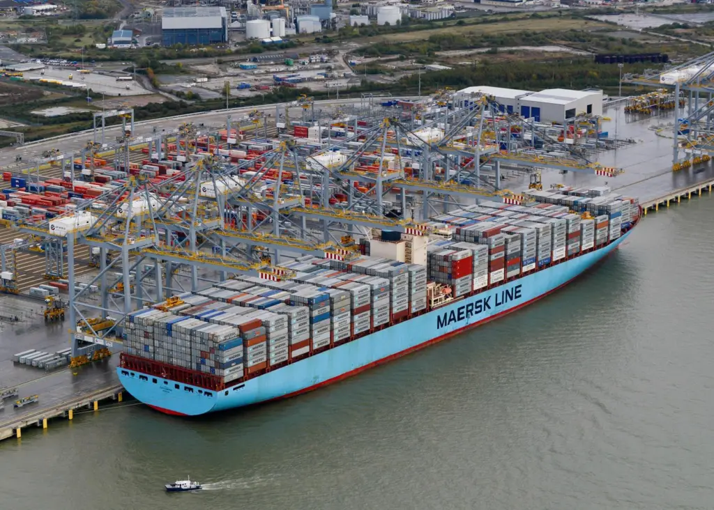 The 'Edith Maersk' is the largest ship to traverse the Thames river so far