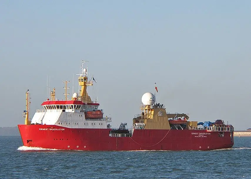 The ‘RSS Ernest Shackleton’ undertook the offshore element of the project