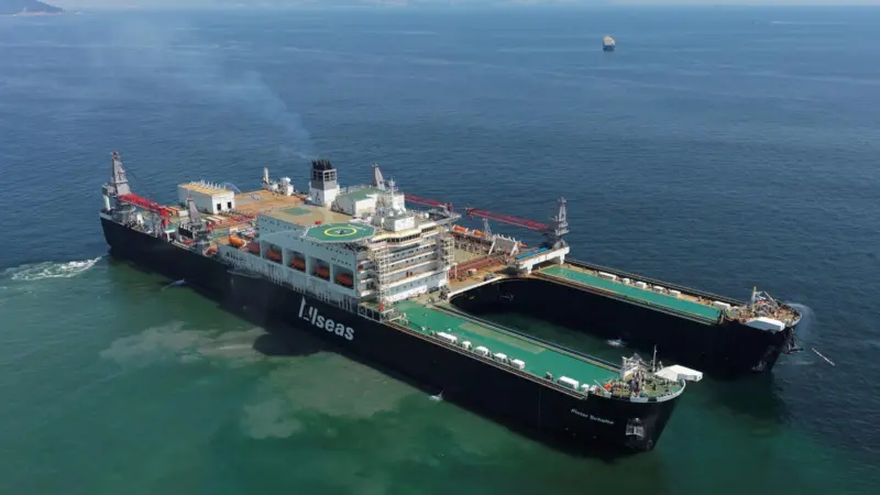The two hulls are separated by a slot at the bow that is 59 metres wide and 122 metres long