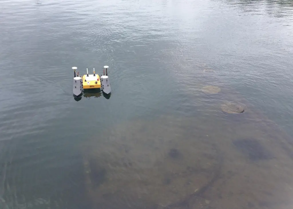 The H-1750 USV’s shallow drafting and maneuverability made it a suitable fit for the shallow waters above the sunken warship 'USS Arizona' (Photo: AJ Cecchettini)