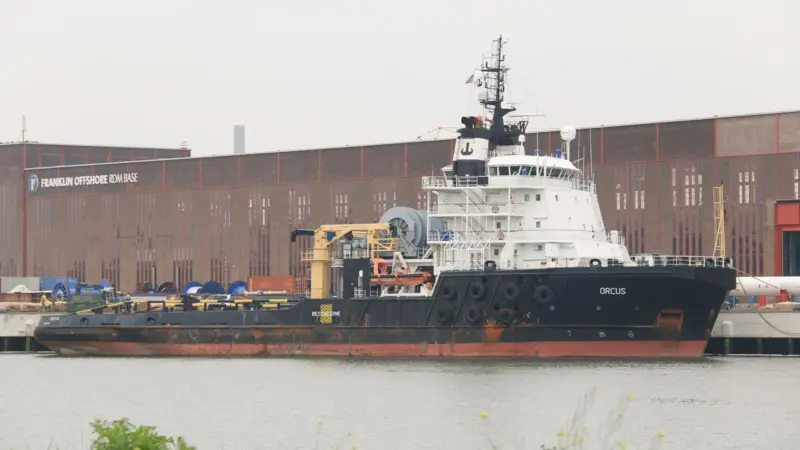Orcus is one of the larger tugs in the Harms fleet (Peter Barker)