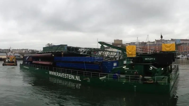 The new lock gates arriving at Milford Dock