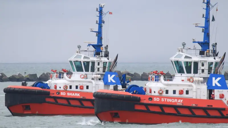 KOTUG operate a varied fleet of ship-handling tugs in Rotterdam (Peter Barker)