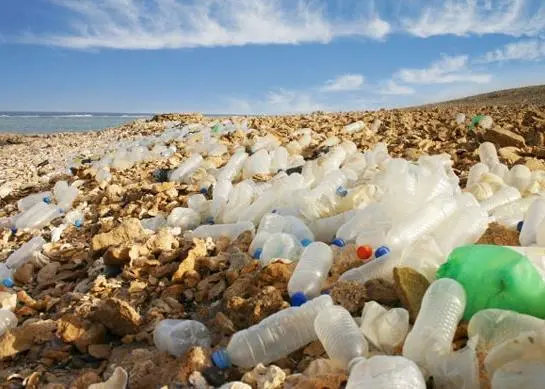 Every second 200kg of plastic waste are dumped into the world's oceans and seas