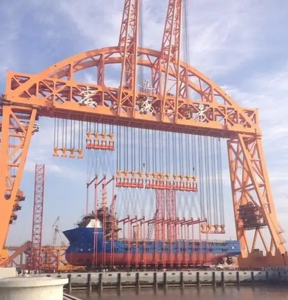 The largest moving gantry crane in the world