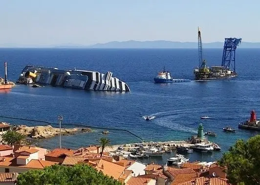 The salvage contract was won by Micoperi in partnership with the American company, Titan Salvage