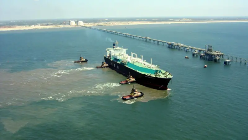 Svitzer tugs working hard at Idku LNG port (EgyptianLNG)