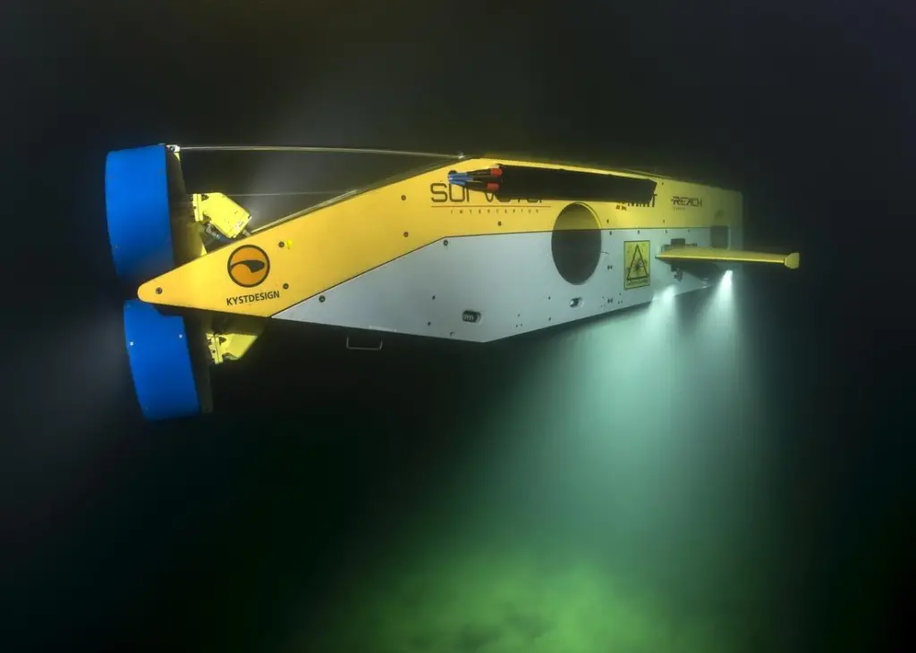 The SROV, as a survey platform, is stable and multibeam data has less than 0.4% noise