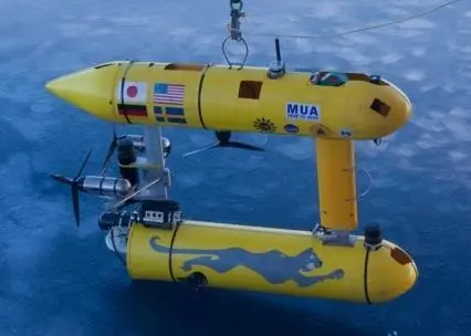 Jaguar ROV deployment (Photo: P Kimball, H Singh, T Maksym, J Wilkinson, G Williams (c) WHOI, BAS, AAD)