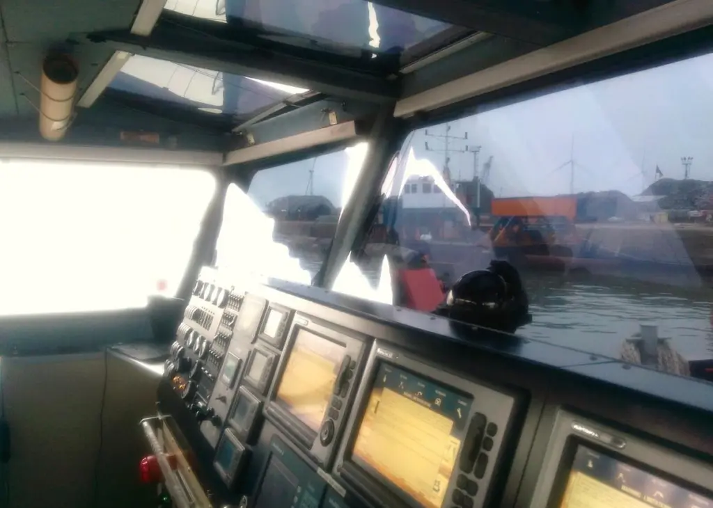 In addition to improved visibility of the monitors, the blinds will reduce the temperature on-board in the summer