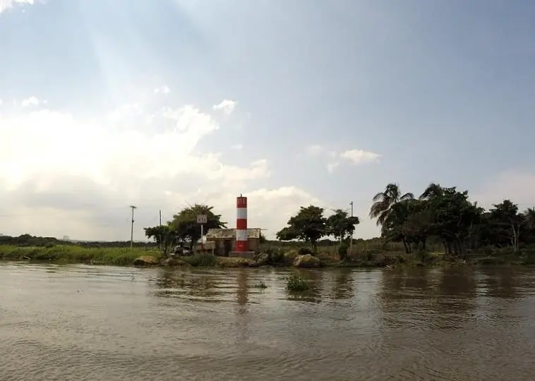 The eight riverside beacons are model ALT7s,  made of stainless steel with concrete bases, providing greater visibility than previous towers