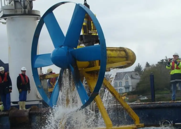 Trials extending for over a year with a smaller prototype have shown that the finishes applied to the turbine rotor have kept it virtually clear of marine growth