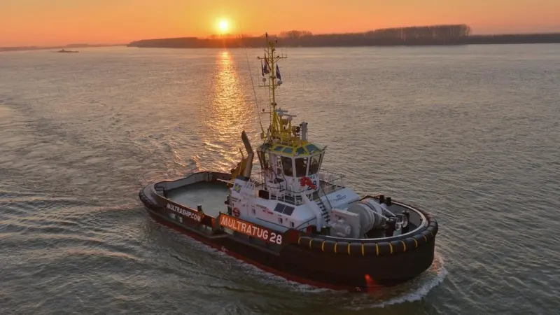The hybrid tug is expected to lower fuel costs by up to 30% and emissions by up to 60%