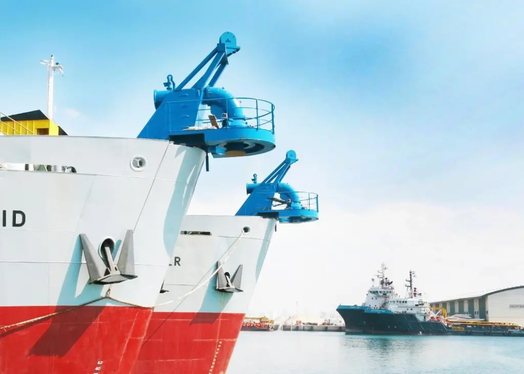 During the upgrade, a shore discharge line was installed on board along with a bow coupling system on the stern of each dredger