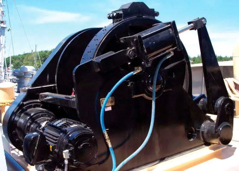 Both tugs are being outfitted with Markey’s standard DEPC-48 electric hawser winch on the bow